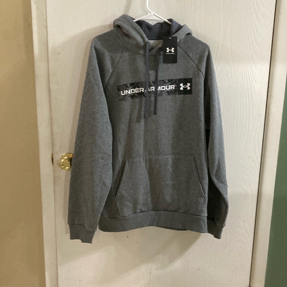 UNDER ARMOUR Gray Men's Hoodie. Men’s LARGE. NWT